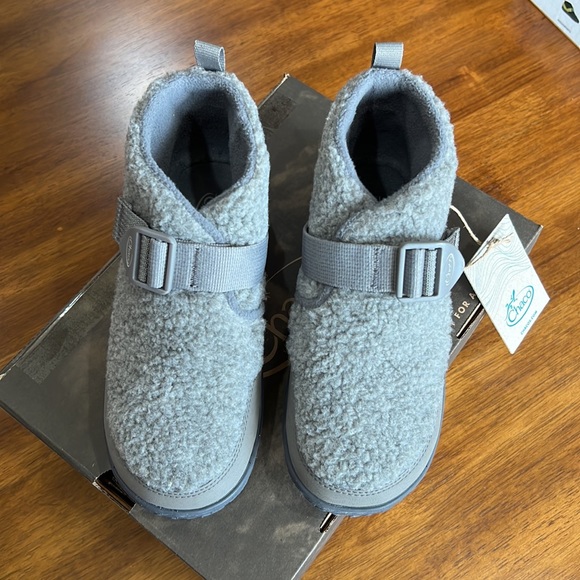 Chaco Other - Chaco Rumble Fluff Gray Boots Shoes, Kid’s Size 4, New In Box